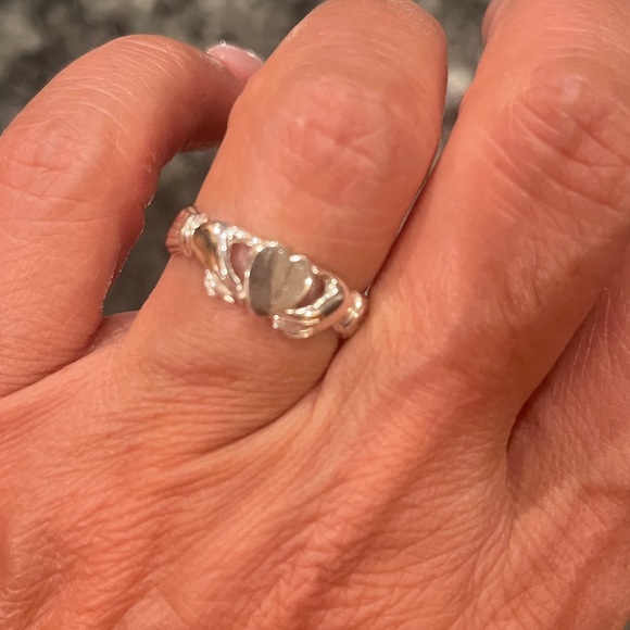 Sterling Silver Fenian Claddagh Ring without Crown - Picture 3 of 15